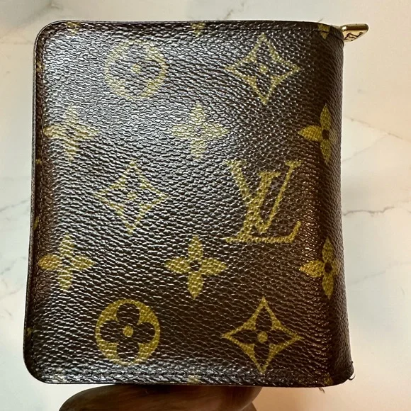 Louis Vuitton Compact Bifold Wallet Monogram Canvas - Picture 2 of 10